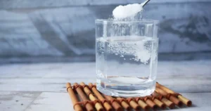 Como tomar creatina corretamente: água, dose e quanto tempo até fazer efeito